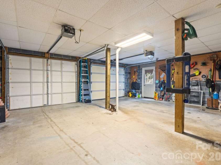 9081 Pittmans Gap Road, Newland, NC 28657.  MLS# CAR4402274, YatesRealty ID 36321. 