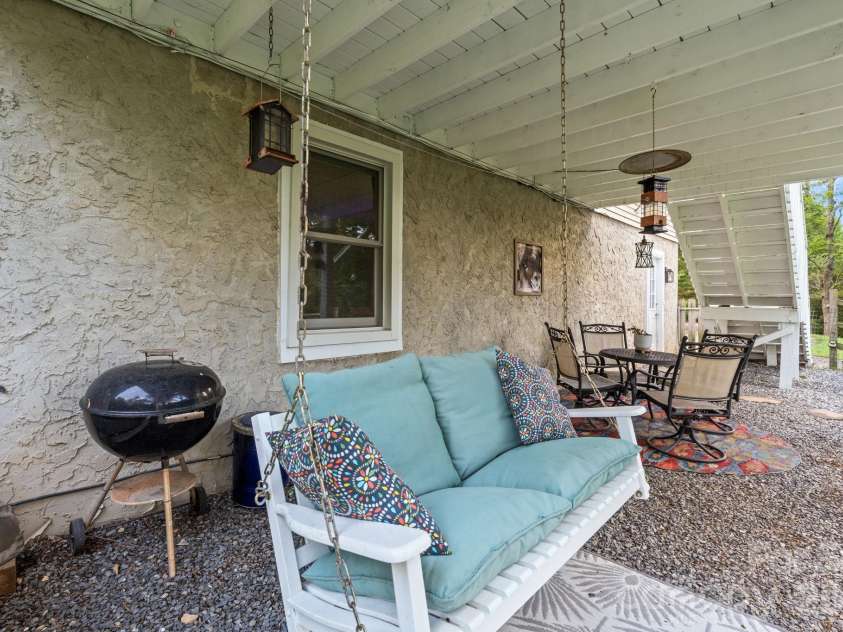 9081 Pittmans Gap Road, Newland, NC 28657.  MLS# CAR4402274, YatesRealty ID 36321. 