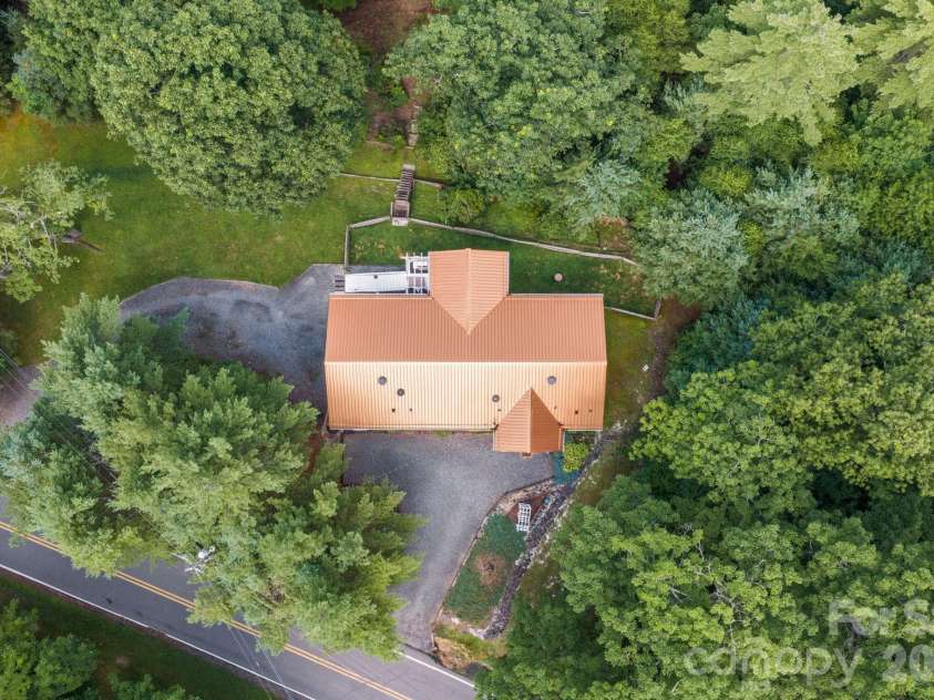 9081 Pittmans Gap Road, Newland, NC 28657.  MLS# CAR4402274, YatesRealty ID 36321. 