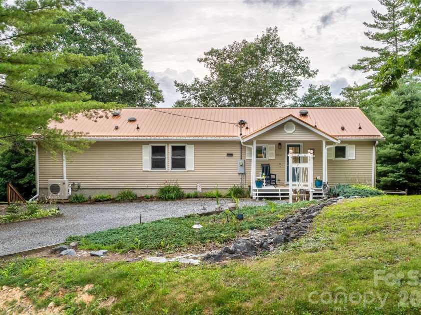 9081 Pittmans Gap Road, Newland, NC 28657.  MLS# CAR4402274, YatesRealty ID 36321. 
