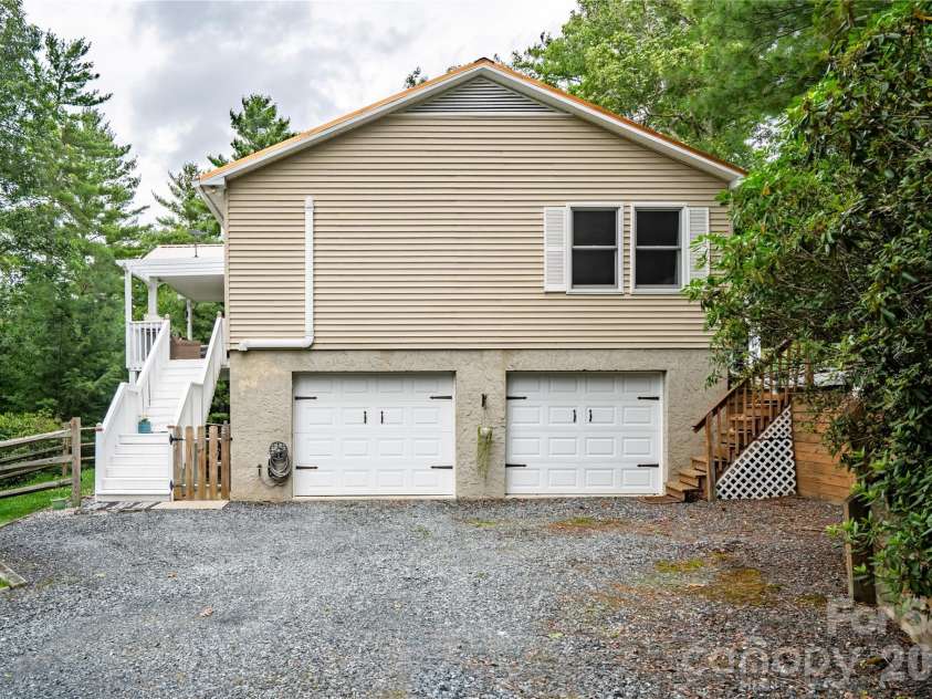 9081 Pittmans Gap Road, Newland, NC 28657.  MLS# CAR4402274, YatesRealty ID 36321. 