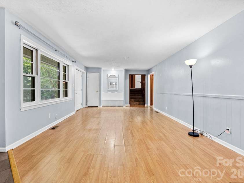 121 Horseshoe Drive, Boone, NC 28607.  MLS# CAR4402623, YatesRealty ID 36322. 