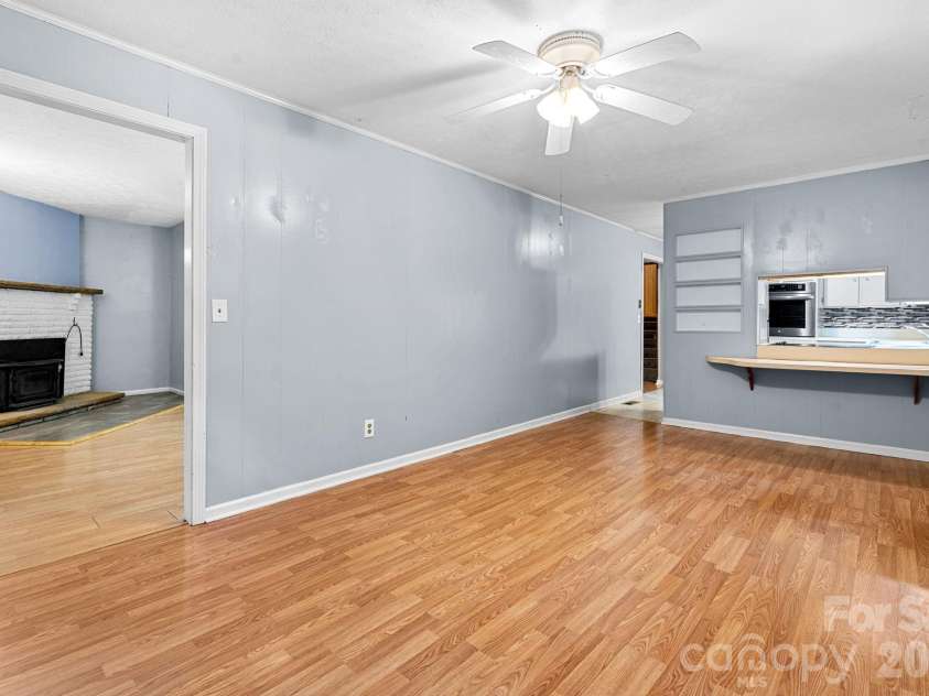 121 Horseshoe Drive, Boone, NC 28607.  MLS# CAR4402623, YatesRealty ID 36322. 