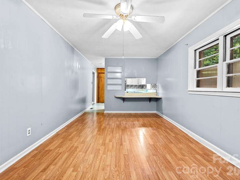 121 Horseshoe Drive, Boone, NC 28607.  MLS# CAR4402623, YatesRealty ID 36322. 