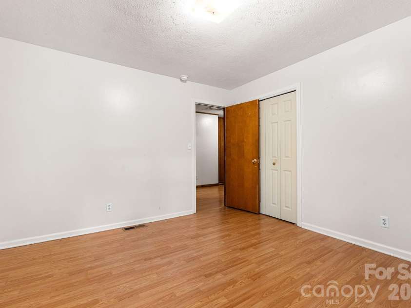 121 Horseshoe Drive, Boone, NC 28607.  MLS# CAR4402623, YatesRealty ID 36322. Bedroom 1