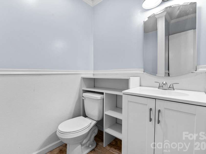 121 Horseshoe Drive, Boone, NC 28607.  MLS# CAR4402623, YatesRealty ID 36322. Ensuite