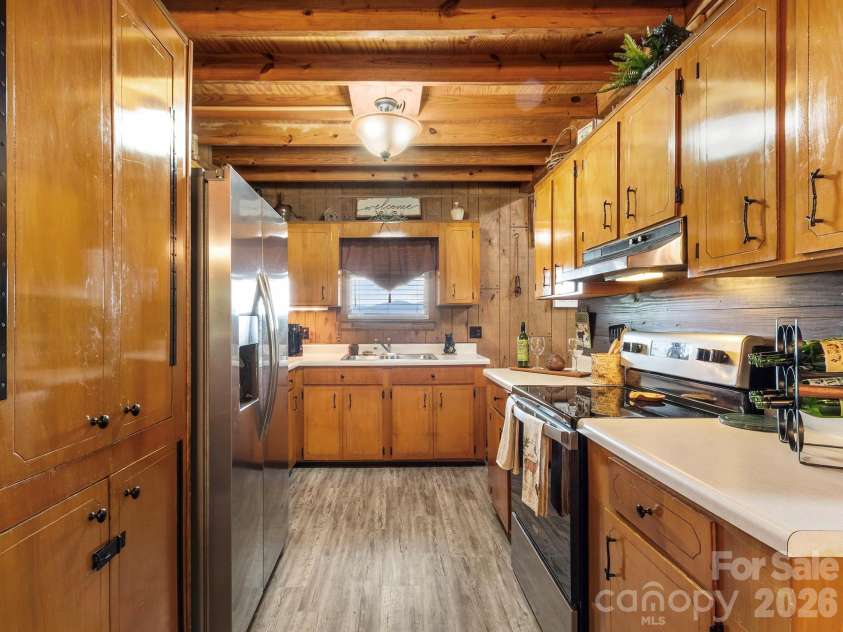 1901 Blue Rock Road, Burnsville, NC 28714.  MLS# CAR4402006, YatesRealty ID 36323. Kitchen
