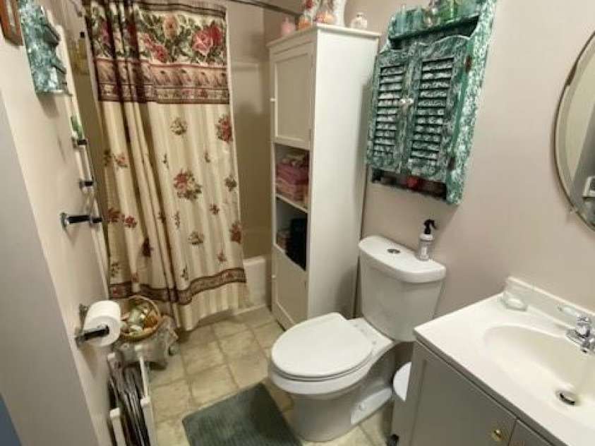 114 Ashford Drive, Olin, NC 28660.  MLS# CAR4271792, YatesRealty ID 36325. Bathroom