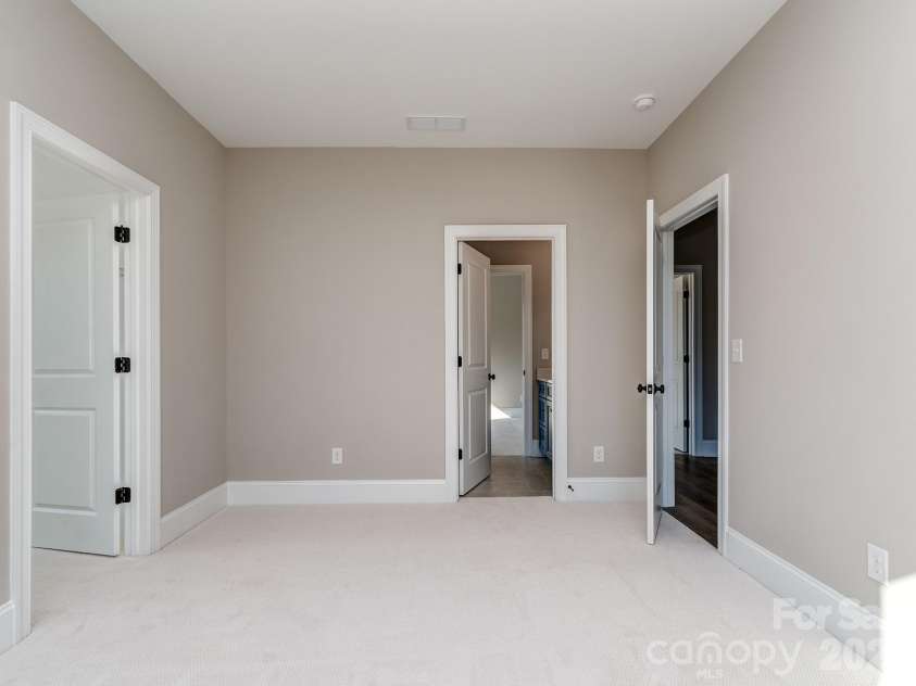 518 Edmunds Lane, Clover, SC 28710.  MLS# CAR4403136, YatesRealty ID 36325. 