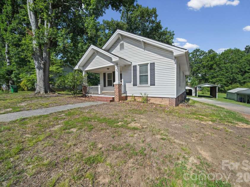 709 5th Street, Albemarle, NC 28001.  MLS# CAR4403151, YatesRealty ID 36326. 