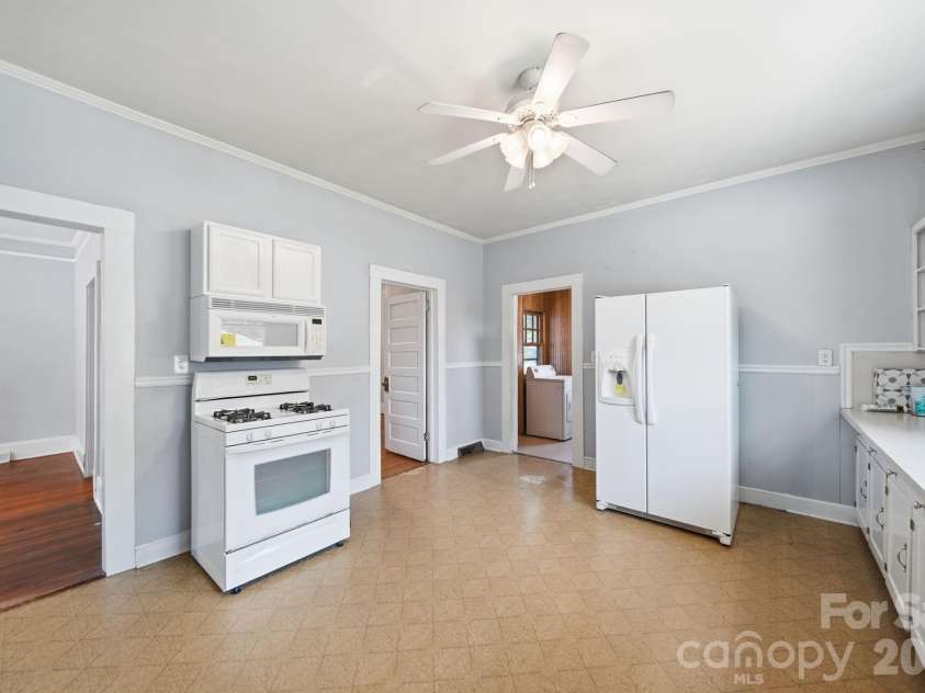 709 5th Street, Albemarle, NC 28001.  MLS# CAR4403151, YatesRealty ID 36326. 