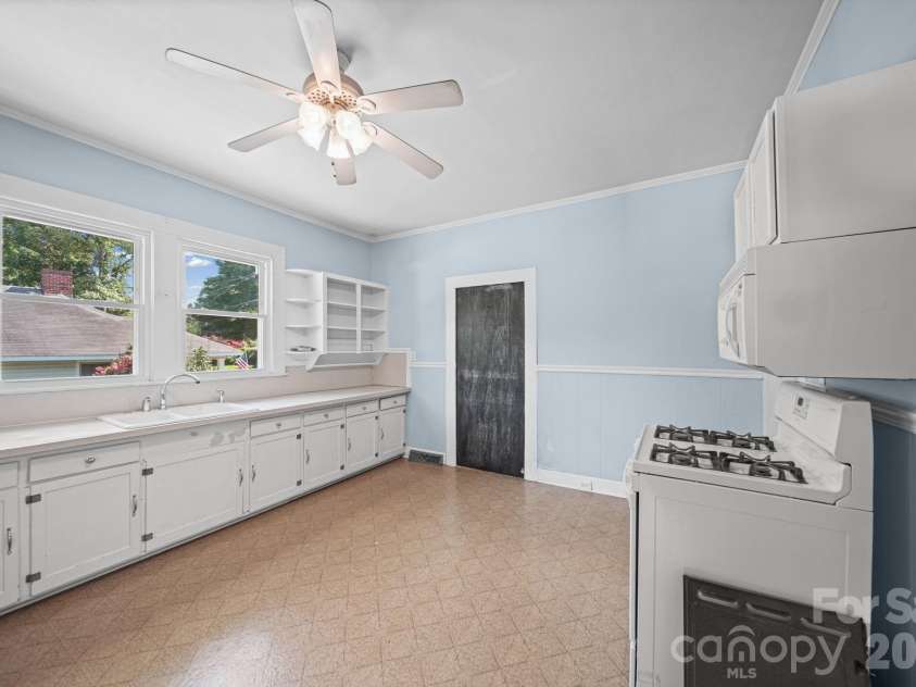 709 5th Street, Albemarle, NC 28001.  MLS# CAR4403151, YatesRealty ID 36326. 