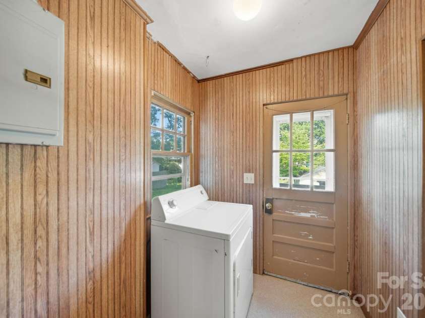709 5th Street, Albemarle, NC 28001.  MLS# CAR4403151, YatesRealty ID 36326. 
