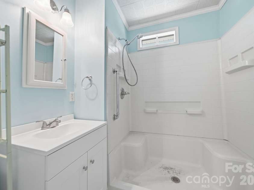 709 5th Street, Albemarle, NC 28001.  MLS# CAR4403151, YatesRealty ID 36326. 