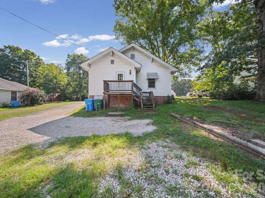 709 5th Street, Albemarle, NC 28001.  MLS# CAR4403151, YatesRealty ID 36326. 