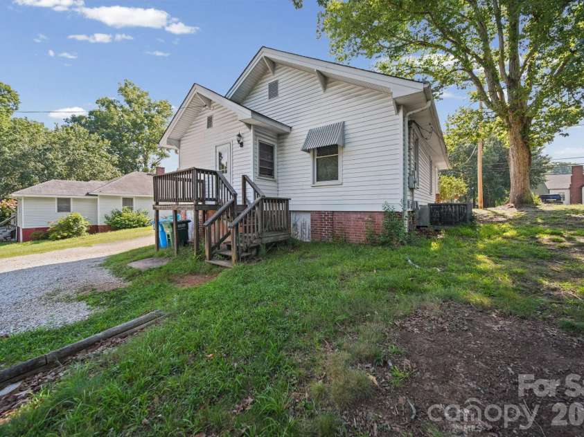 709 5th Street, Albemarle, NC 28001.  MLS# CAR4403151, YatesRealty ID 36326. 