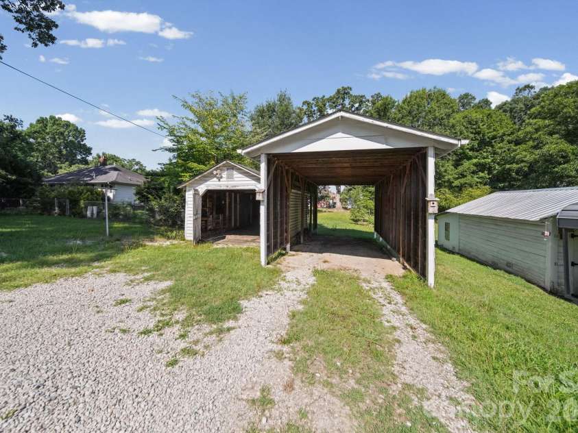 709 5th Street, Albemarle, NC 28001.  MLS# CAR4403151, YatesRealty ID 36326. 