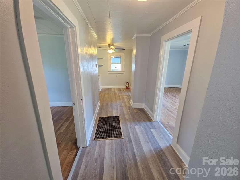 1515 16th Avenue, Hickory, NC 28601.  MLS# CAR4403029, YatesRealty ID 36327. 