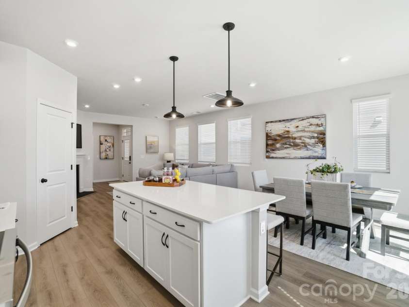 5216 Wyes Oak Lane, Charlotte, NC 28269.  MLS# CAR4403182, YatesRealty ID 36328. Representative Photos