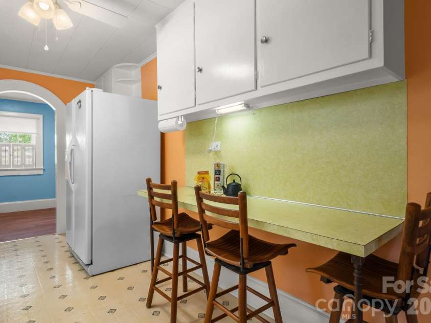 316 Drexel Road, Morganton, NC 28655.  MLS# CAR4414904, YatesRealty ID 3633. Breakfast Bar