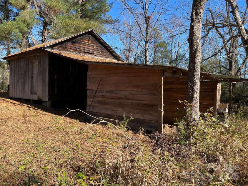 8725 Bringle Ferry Road, Salisbury, NC 28146.  MLS# CAR4218468, YatesRealty ID 3633. Second barn with open stalls