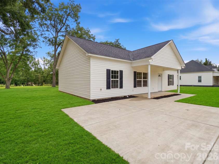 354 Hart Street, Heath Springs, SC 29058.  MLS# CAR4392578, YatesRealty ID 36331. 