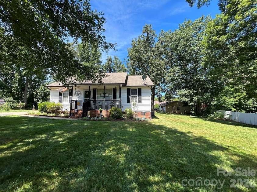 143 Allendale Street, Lincolnton, NC 28092.  MLS# CAR4393779, YatesRealty ID 36335. 