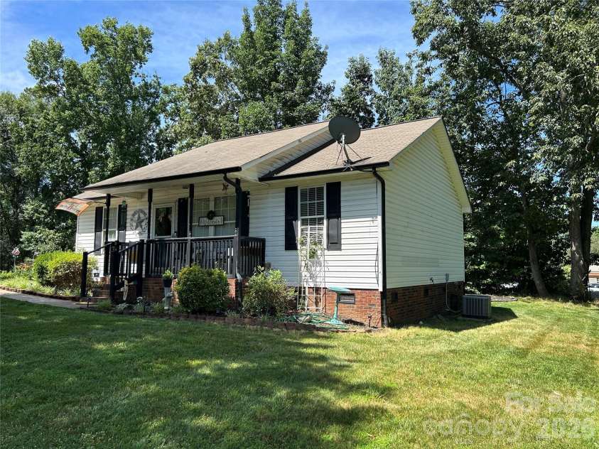 143 Allendale Street, Lincolnton, NC 28092.  MLS# CAR4393779, YatesRealty ID 36335. 