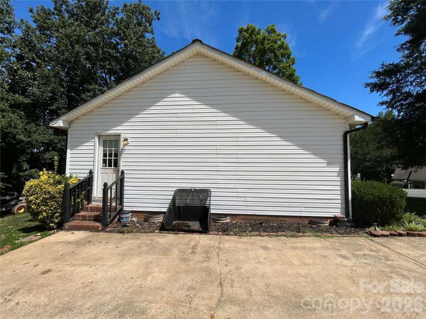 143 Allendale Street, Lincolnton, NC 28092.  MLS# CAR4393779, YatesRealty ID 36335. 