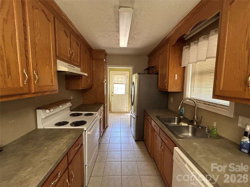 143 Allendale Street, Lincolnton, NC 28092.  MLS# CAR4393779, YatesRealty ID 36335. 