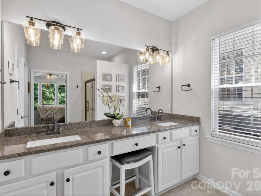1265 Hamburg Court, Waxhaw, NC 28173.  MLS# CAR4382070, YatesRealty ID 36336. Double vanity w/new lighting