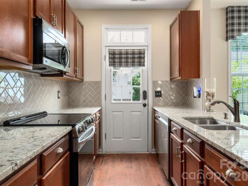 11201 Cedar Walk Lane, Charlotte, NC 28277.  MLS# CAR4399690, YatesRealty ID 36337. 
