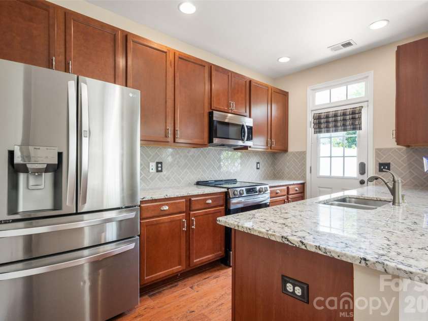 11201 Cedar Walk Lane, Charlotte, NC 28277.  MLS# CAR4399690, YatesRealty ID 36337. 