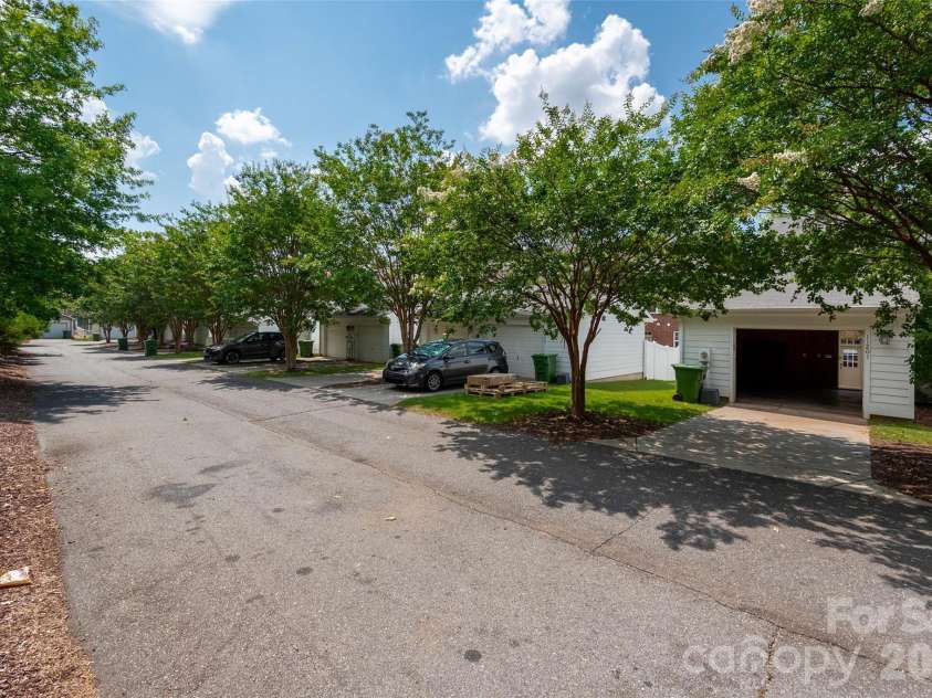 11201 Cedar Walk Lane, Charlotte, NC 28277.  MLS# CAR4399690, YatesRealty ID 36337. 