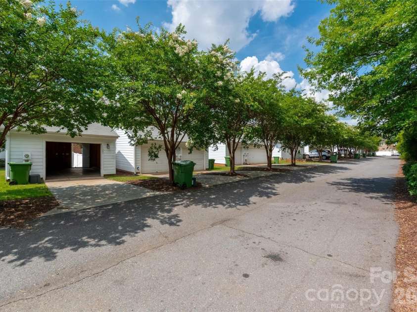 11201 Cedar Walk Lane, Charlotte, NC 28277.  MLS# CAR4399690, YatesRealty ID 36337. 