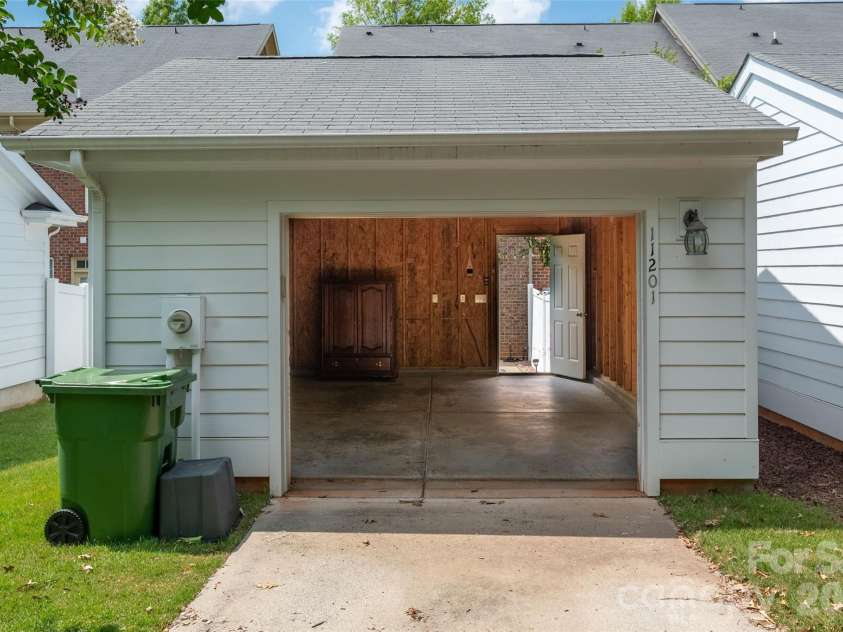 11201 Cedar Walk Lane, Charlotte, NC 28277.  MLS# CAR4399690, YatesRealty ID 36337. 