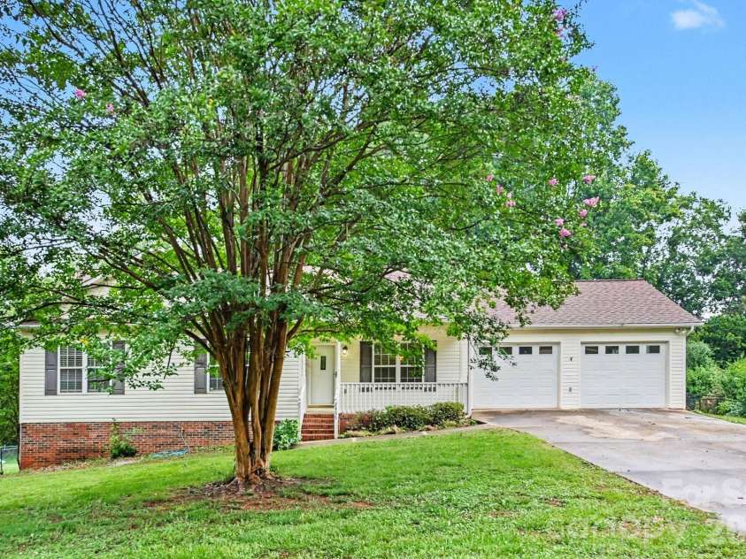 2466 Wilderness Lane, Lenoir, NC 28645.  MLS# CAR4396381, YatesRealty ID 36338. 