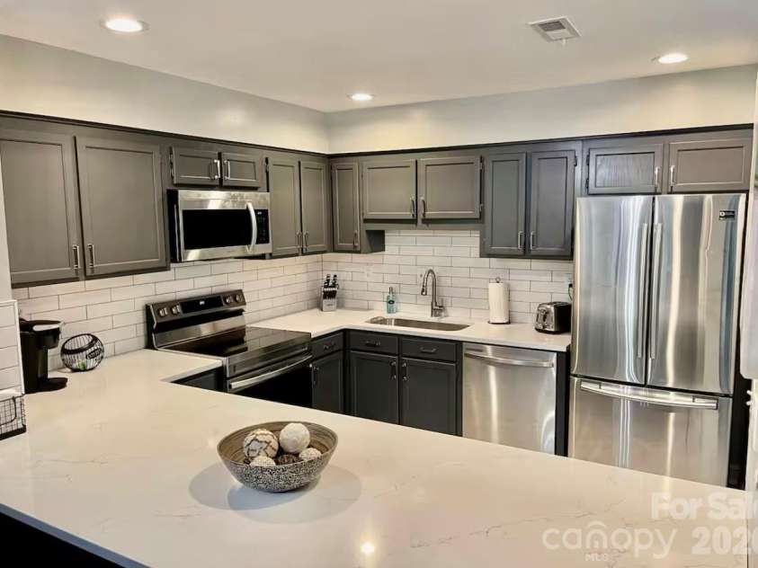155 Quail Cove Boulevard, Lake Lure, NC 28746.  MLS# CAR4354303, YatesRealty ID 3634. 