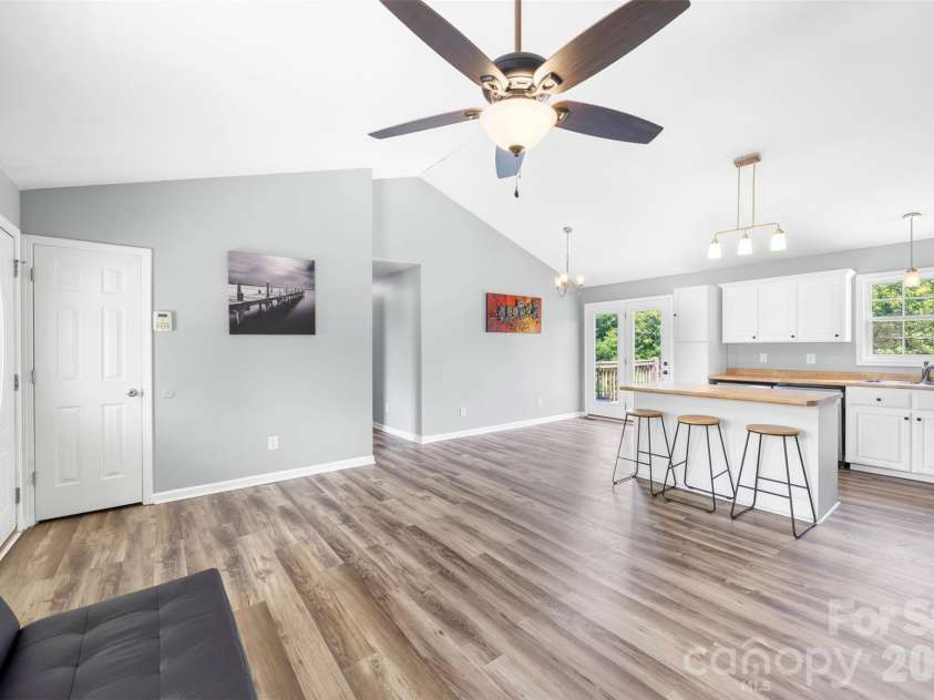 118 Alexandra Drive, Shelby, NC 28150.  MLS# CAR4399841, YatesRealty ID 36340. 