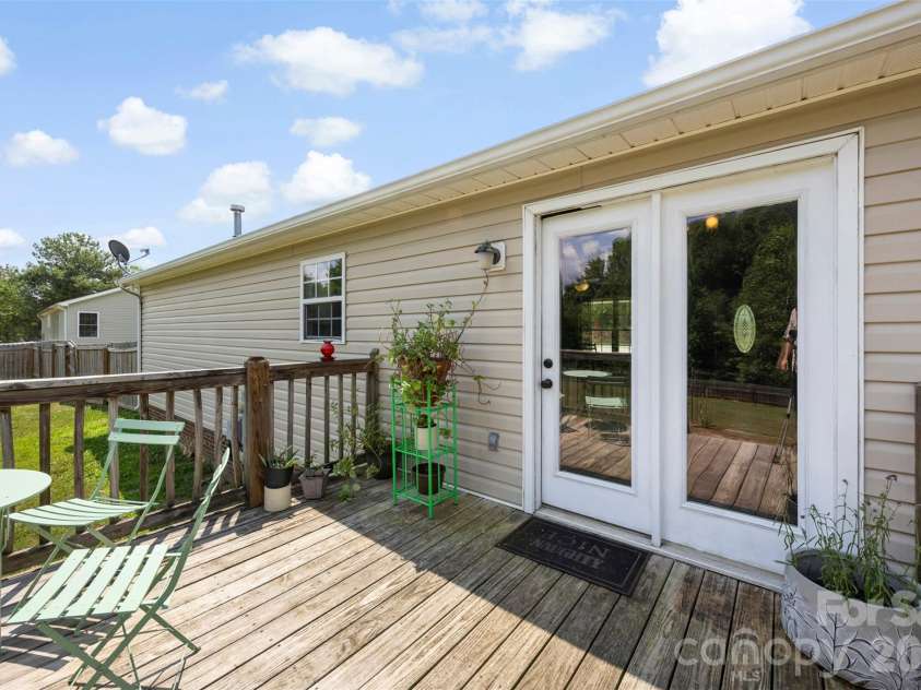 118 Alexandra Drive, Shelby, NC 28150.  MLS# CAR4399841, YatesRealty ID 36340. 