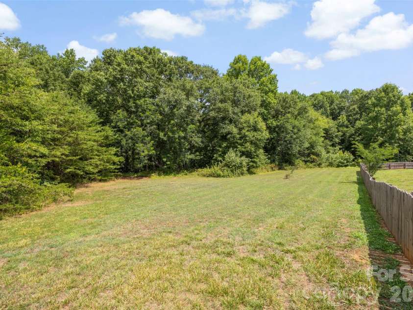 118 Alexandra Drive, Shelby, NC 28150.  MLS# CAR4399841, YatesRealty ID 36340. 