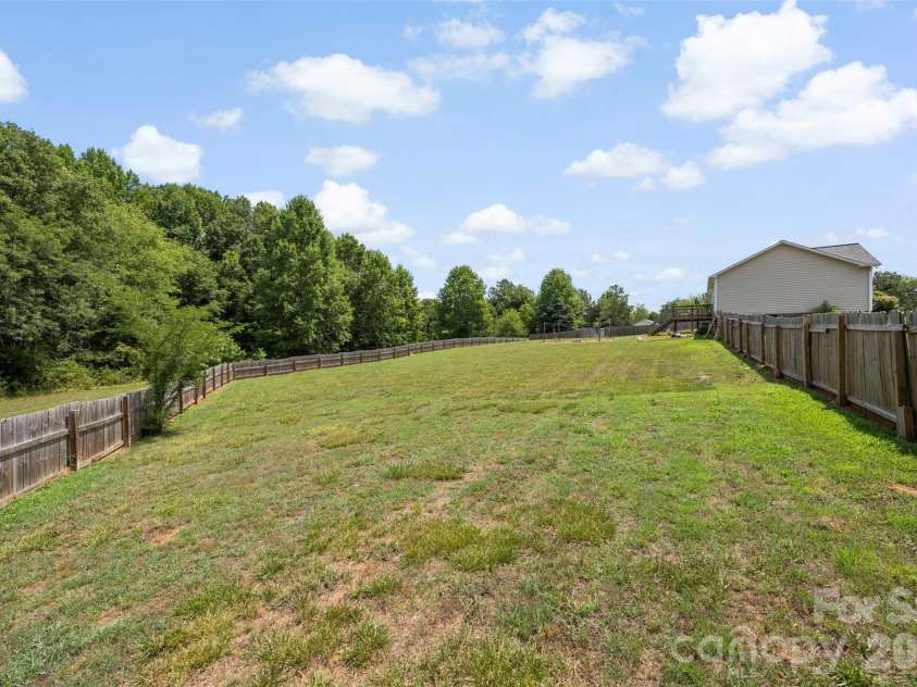118 Alexandra Drive, Shelby, NC 28150.  MLS# CAR4399841, YatesRealty ID 36340. 