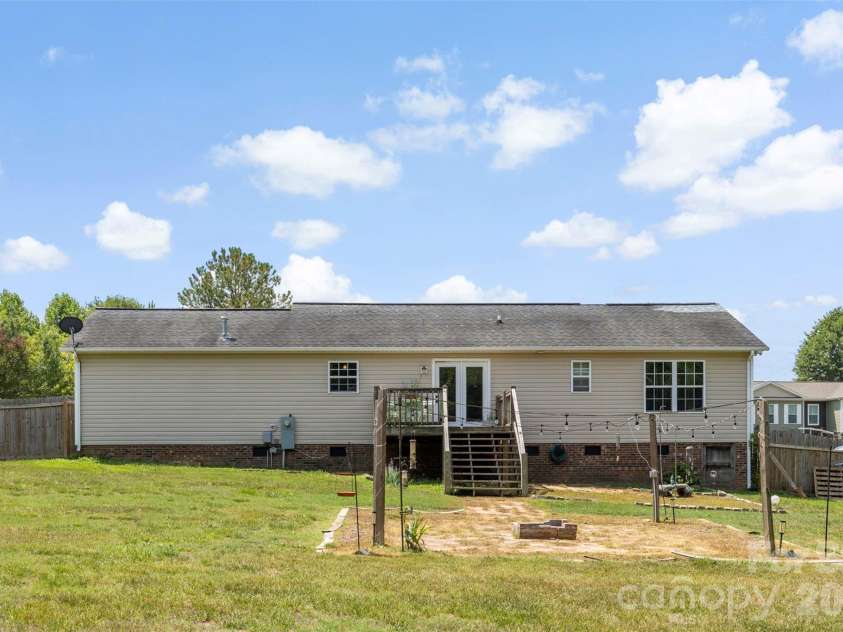 118 Alexandra Drive, Shelby, NC 28150.  MLS# CAR4399841, YatesRealty ID 36340. 