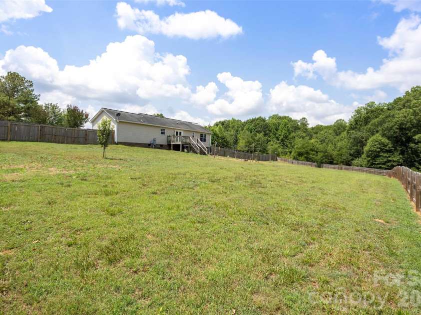 118 Alexandra Drive, Shelby, NC 28150.  MLS# CAR4399841, YatesRealty ID 36340. 
