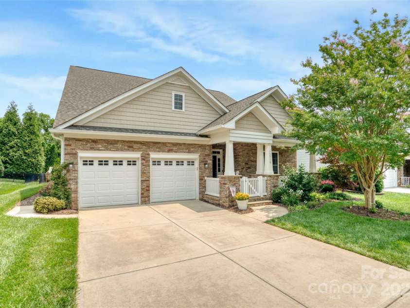 12910 Meetinghouse Drive, Cornelius, NC 28031.  MLS# CAR4266302, YatesRealty ID 36342. 