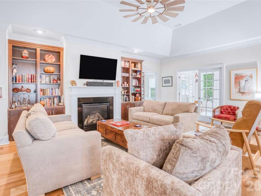 12910 Meetinghouse Drive, Cornelius, NC 28031.  MLS# CAR4266302, YatesRealty ID 36342. 