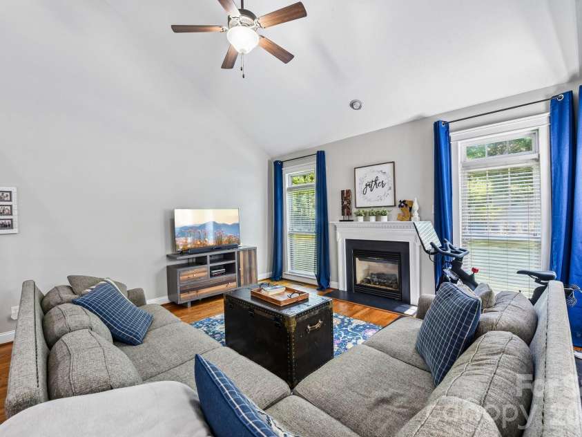 3106 Thayer Drive, Waxhaw, NC 28173.  MLS# CAR4393363, YatesRealty ID 36343. 