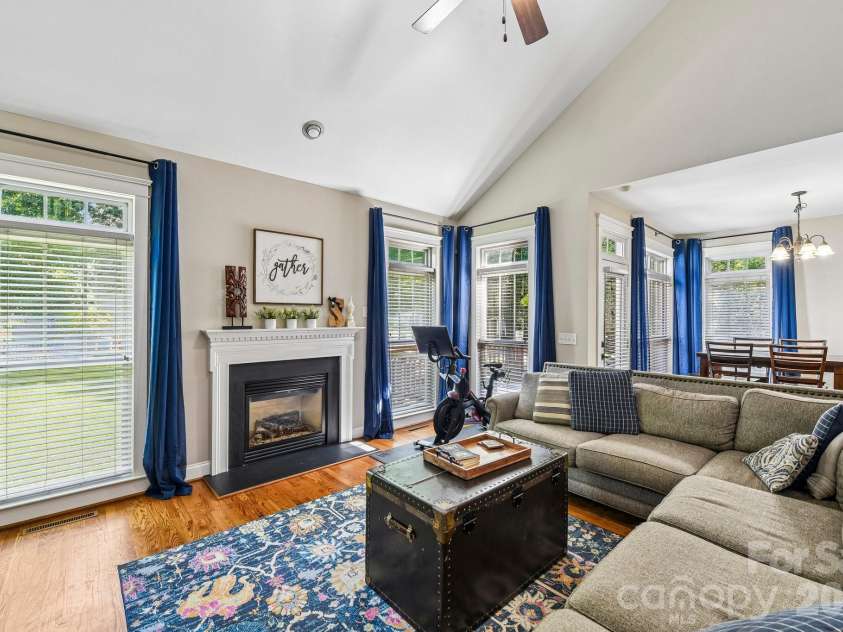 3106 Thayer Drive, Waxhaw, NC 28173.  MLS# CAR4393363, YatesRealty ID 36343. 
