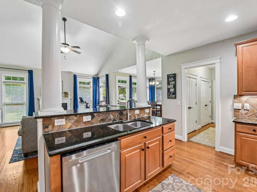 3106 Thayer Drive, Waxhaw, NC 28173.  MLS# CAR4393363, YatesRealty ID 36343. 