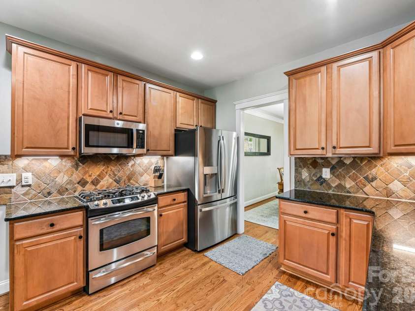 3106 Thayer Drive, Waxhaw, NC 28173.  MLS# CAR4393363, YatesRealty ID 36343. 